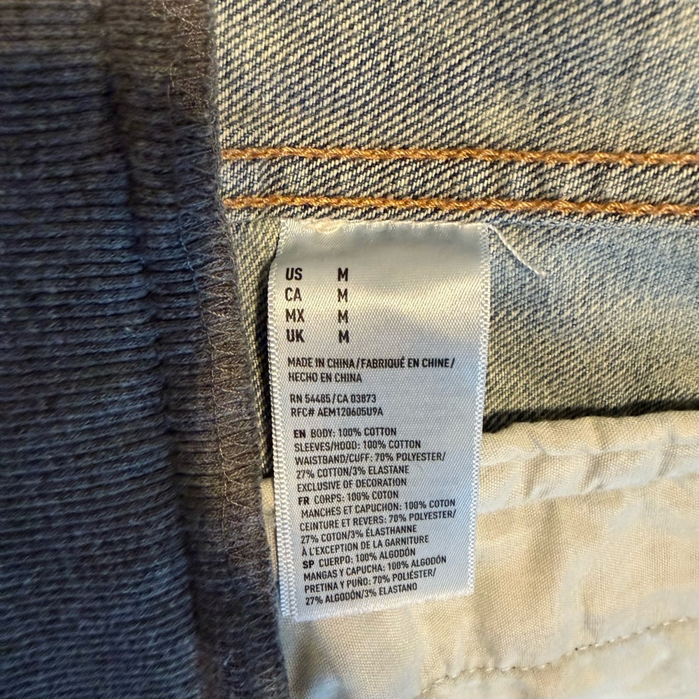 American Eagle Outfitters Light Blue Denim Jacket with Gray Hoodie Sleeves - Picture 4 of 5